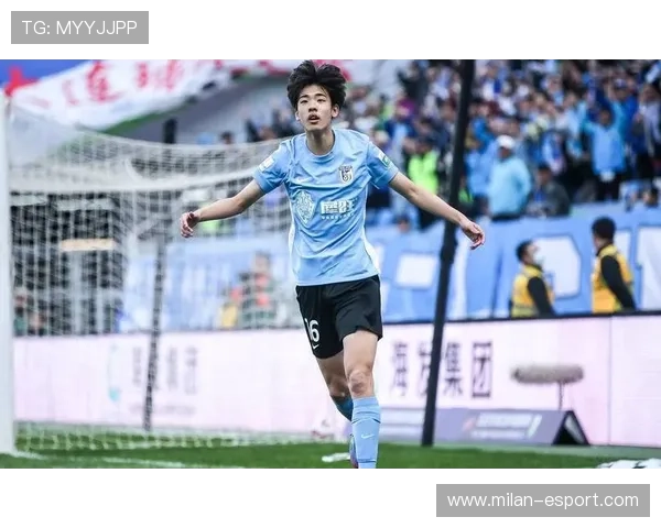 大连英博王禹传中精准找到前锋